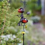 Ameisen bei der Gartenarbeit - Gartenstecker