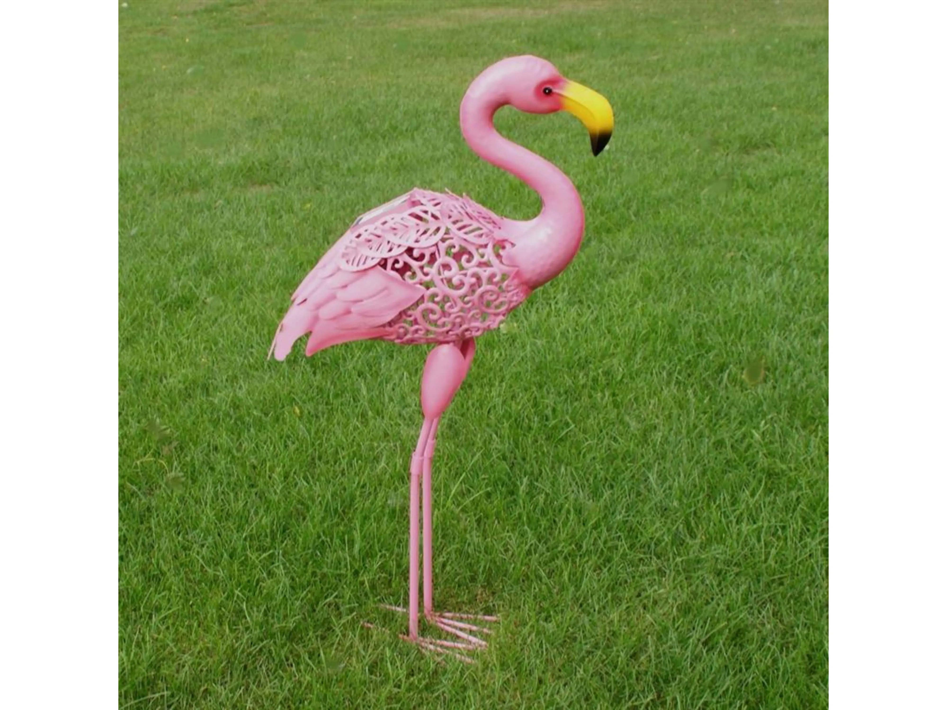 Ce Flamant Rose en métal corten égaye et anime votre jardin. - France Ce Flamant Rose en métal corten égaye et anime votre jardin. - France